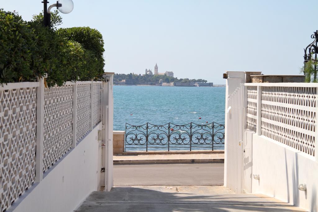 La Bella Trani - Suites And B&B Zewnętrze zdjęcie