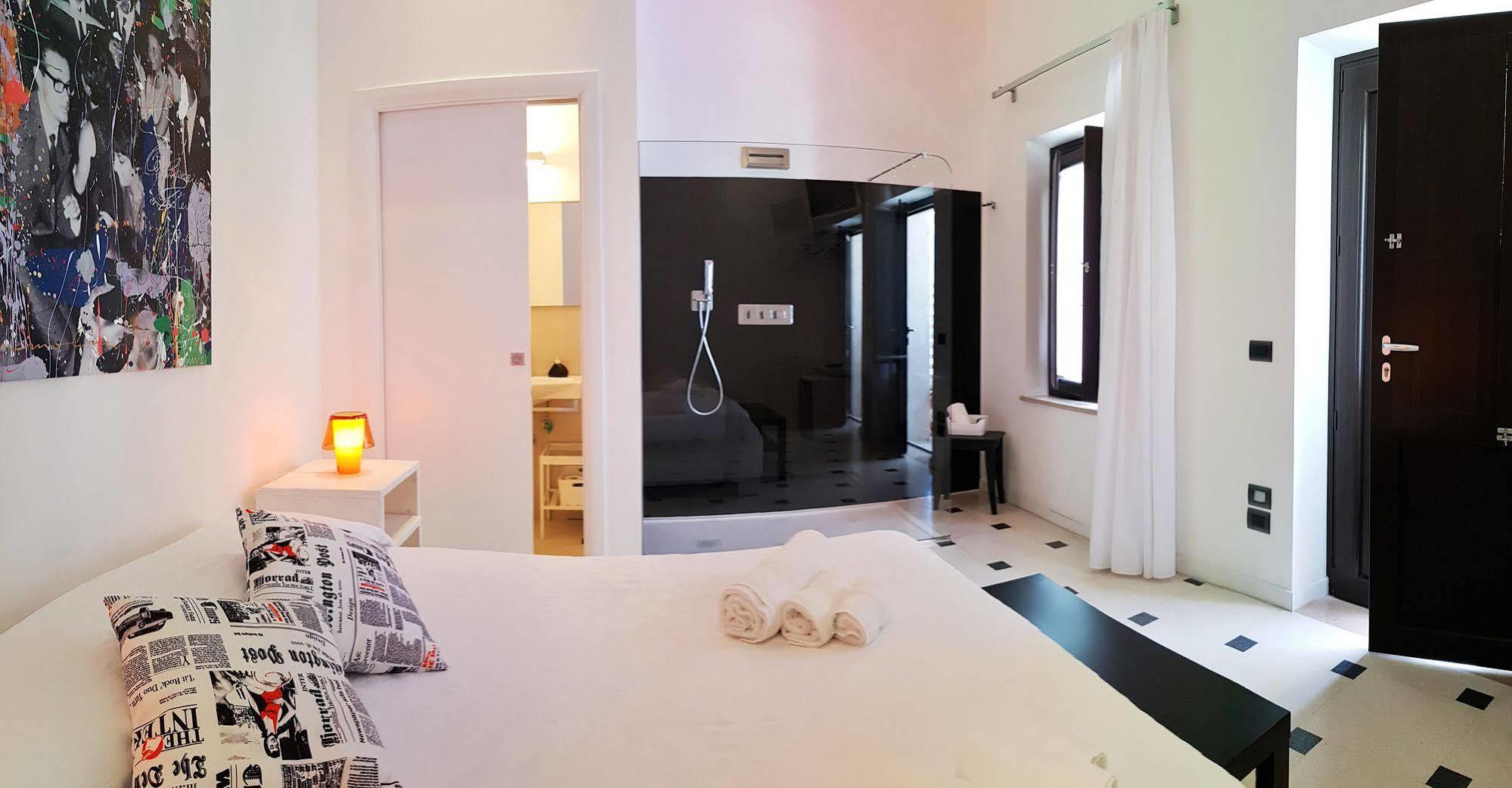 La Bella Trani - Suites And B&B Zewnętrze zdjęcie